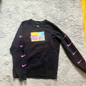 Nike men’s medium crew neck